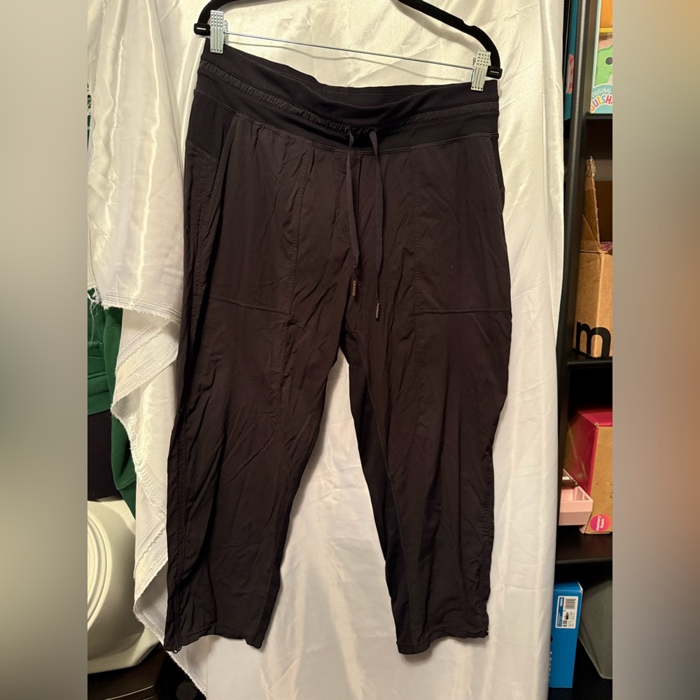 Lululemon Dance Studio Crop *25"